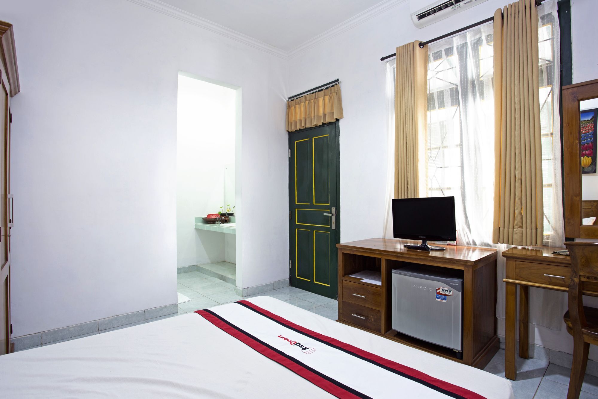 Reddoorz Near Adisucipto Airport Hotel Kalasan Exterior foto